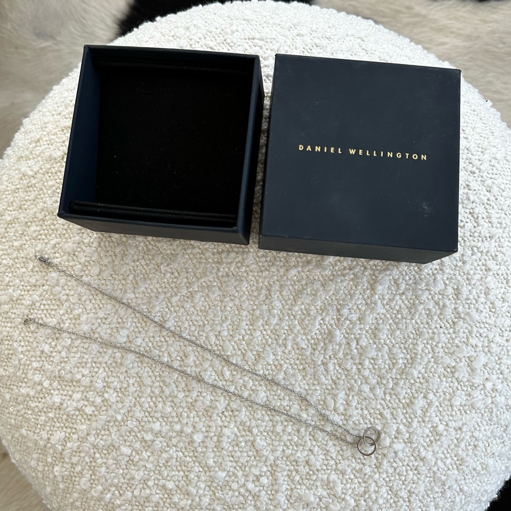 Daniel Wellington Elan Unity Necklace
